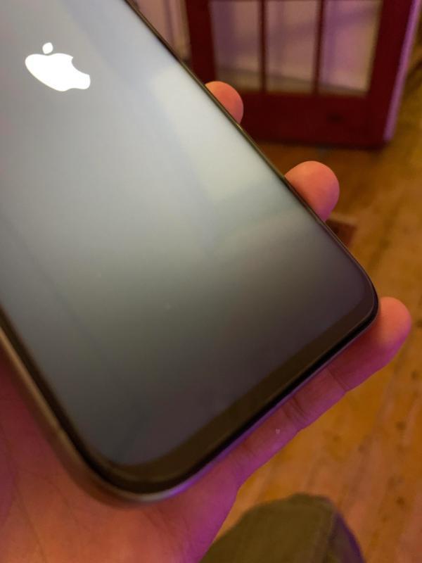 英国男子官网买iPhone 到手却是高仿安卓 甚至有灵动岛