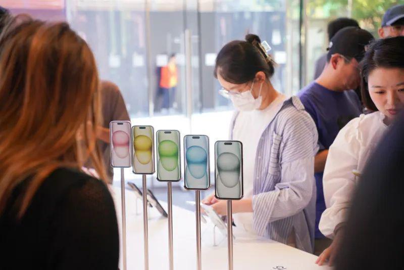 苹果 “翻车”，网友：退钱！