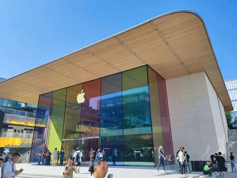 苹果 “翻车”，网友：退钱！