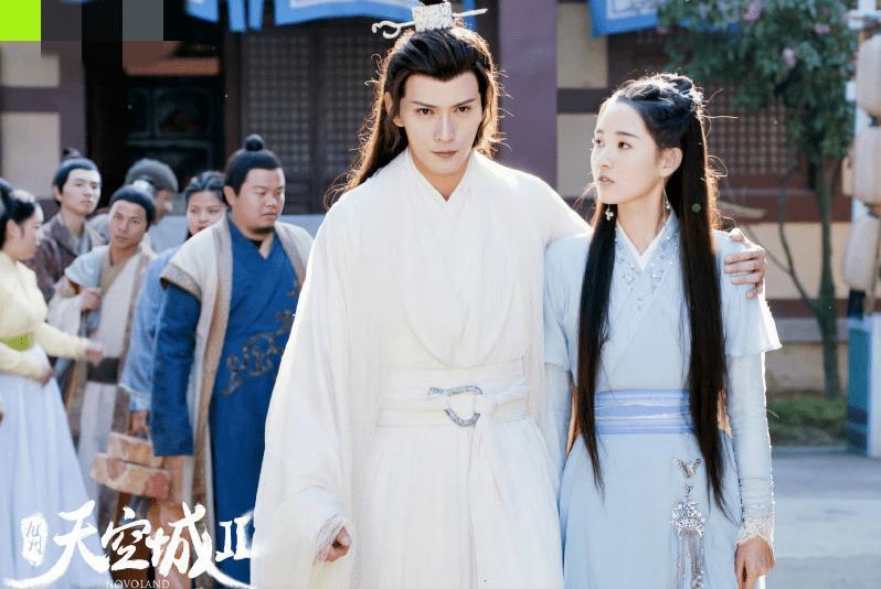 离了大谱！被插足戴绿帽，大导演自杀了…