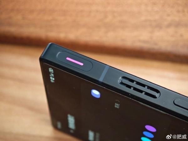 博主放出红魔9 Pro 真机 镜头无凸起 方正造型太帅了