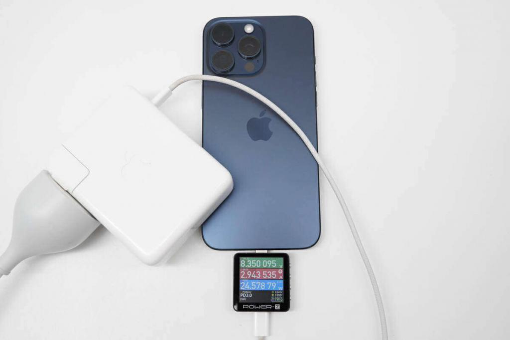 如何用笔记本电脑充电器给 iPhone15 Pro Max充电