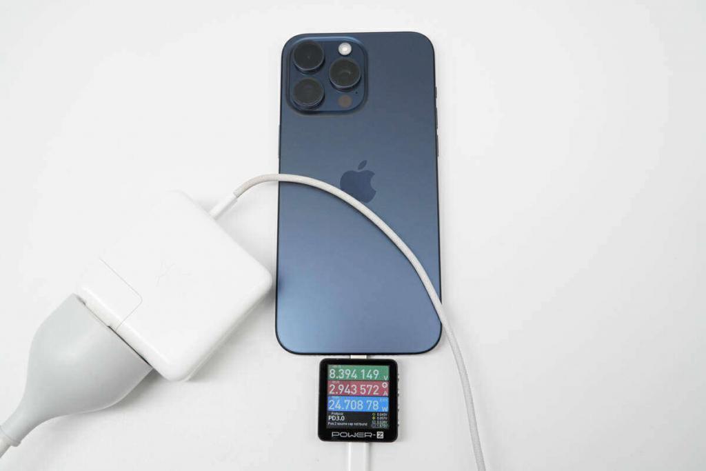 如何用笔记本电脑充电器给 iPhone15 Pro Max充电