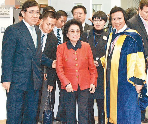 94岁老太成中国女首富，长子曾遭绑架先走一步，留数百亿遗产