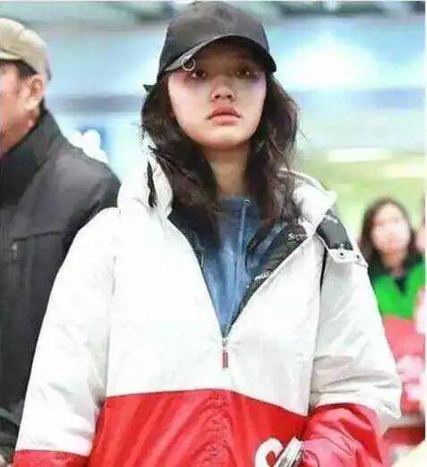 动个脸被百万网友围观，这女明星太会炒作了