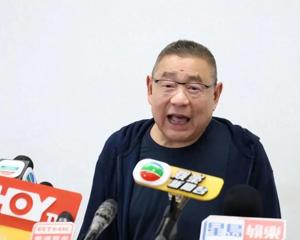 吕丽君与刘銮雄交易细节曝光，卑微到尘埃，却只换来辱骂