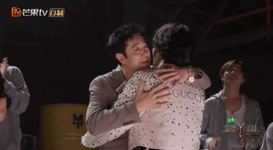 他才翻身，谁又坐不住扣屎盆子？