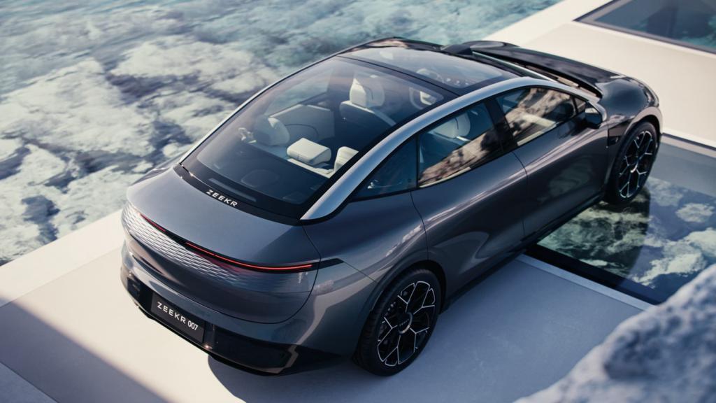 极氪首款纯电轿车 007 申报图公布，11 月 17 日开启预售