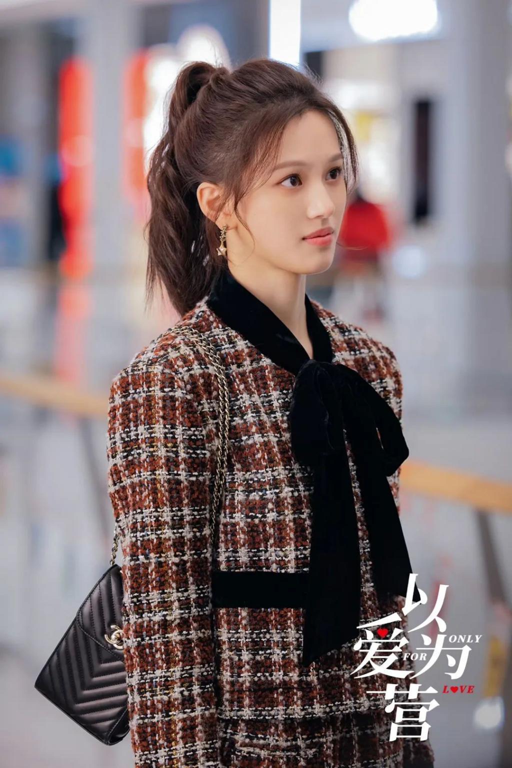 她的甜蜜恋爱，观众：真辣眼睛