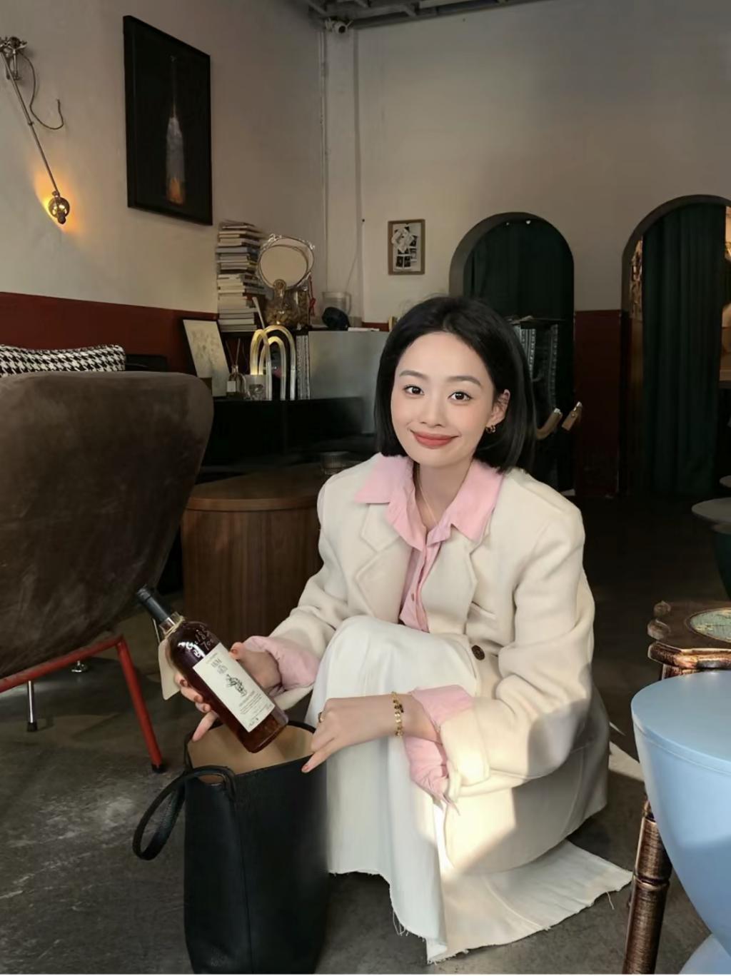 她的甜蜜恋爱，观众：真辣眼睛