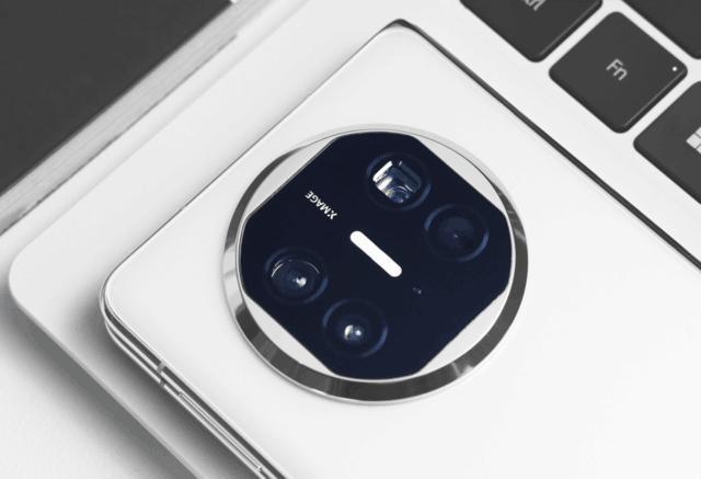 业界领先人像照片优化技术！华为Mate X5等机型迎来AI云增强功能