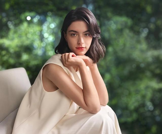 业界领先人像照片优化技术！华为Mate X5等机型迎来AI云增强功能