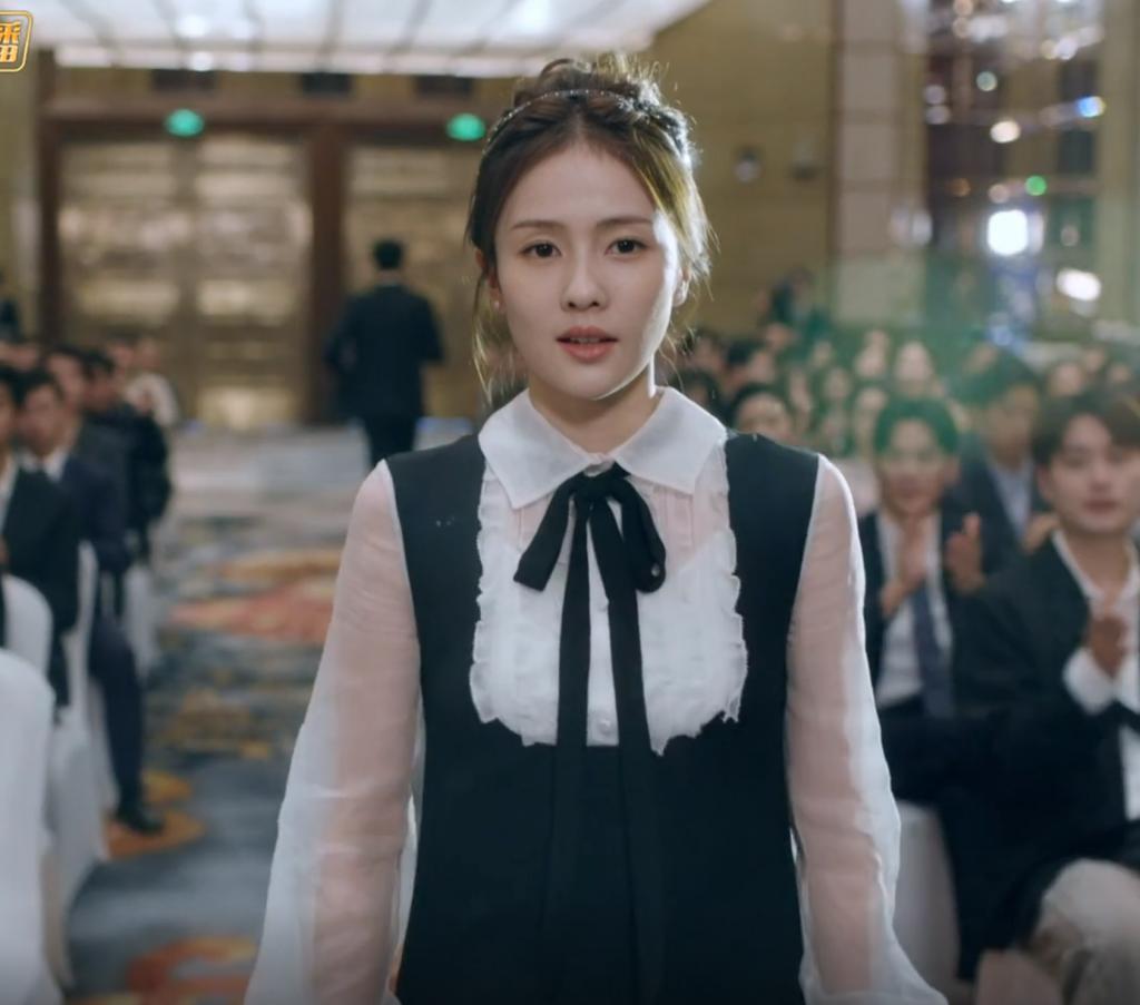 白鹿王鹤棣新剧被嘲是颜值不行？AI换脸别的明星瞬间变高级