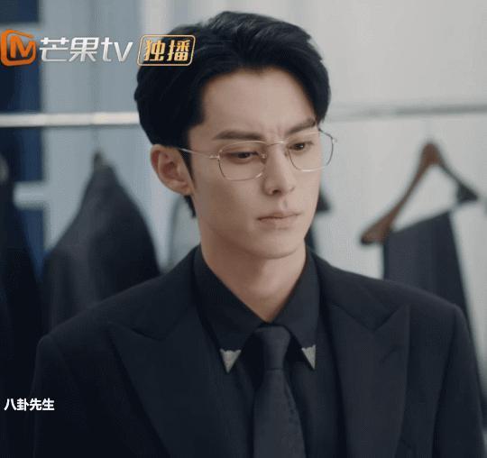 白鹿王鹤棣新剧被嘲是颜值不行？AI换脸别的明星瞬间变高级