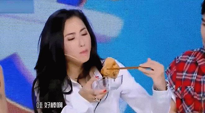 都惨成这样了，他还被骂没脑子？