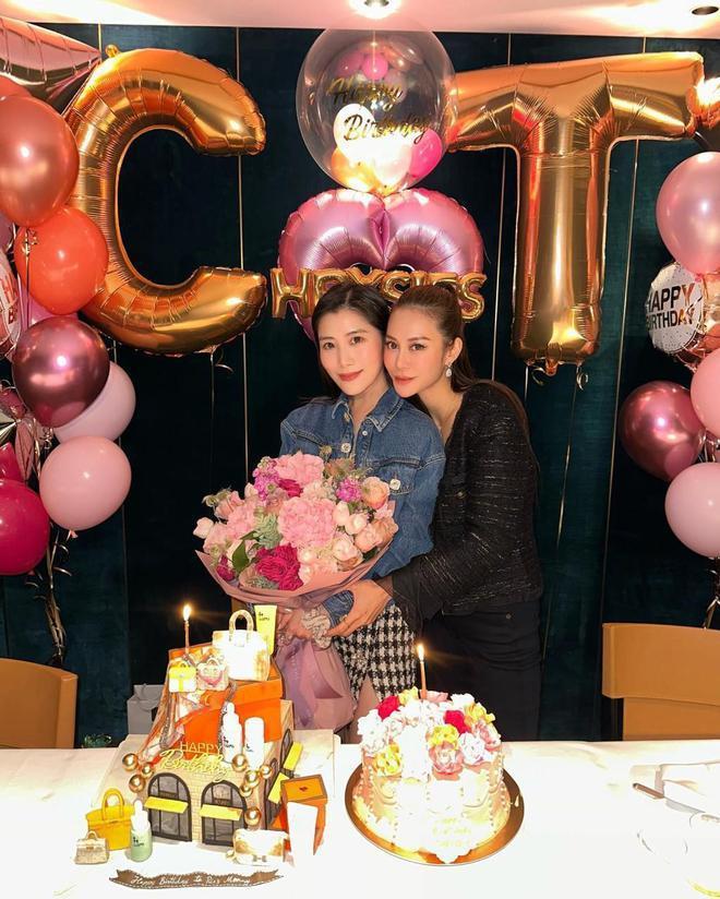 刘德华小姨子庆生！获名媛众星捧月，白松露摆满桌生活奢侈