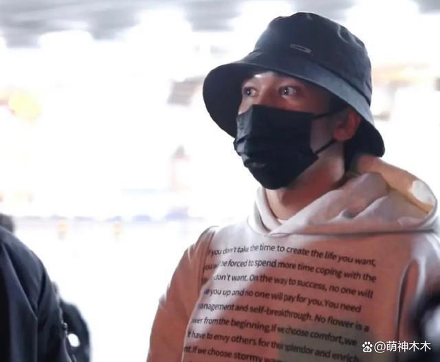 陈牧驰录音事件升级！更多私密照被曝光，新剧小号发文力挺惹争议