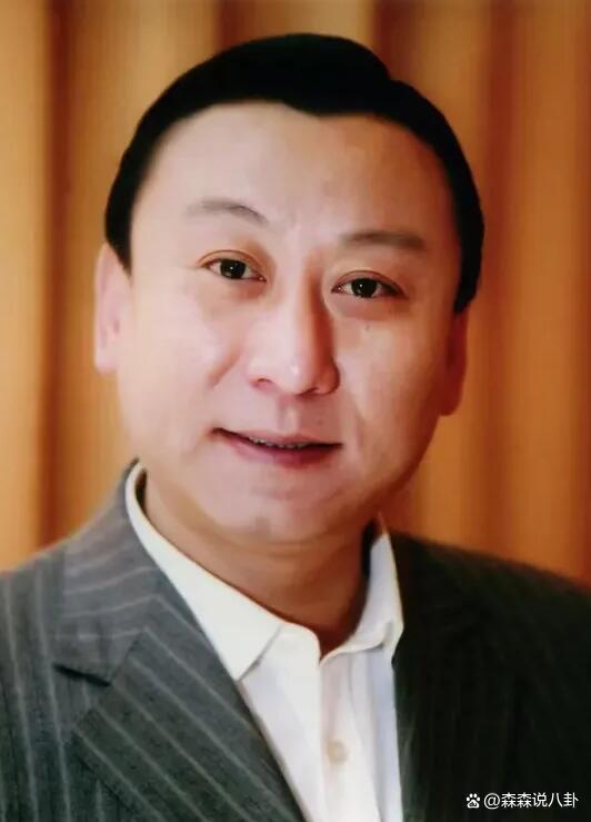 刘兰芳之子相声演员王玉因胃癌去世，冯巩李金斗送花圈