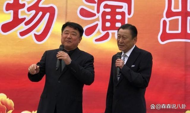 刘兰芳之子相声演员王玉因胃癌去世，冯巩李金斗送花圈