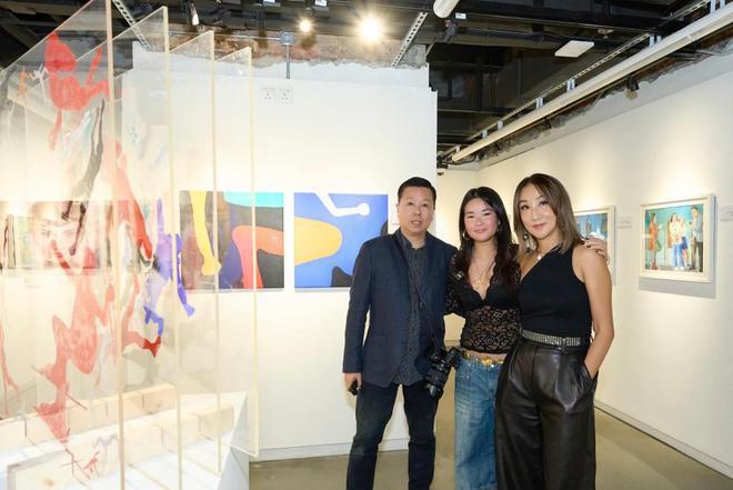 香港16岁富三代办画展！梁朝伟刘嘉玲等群星捧场