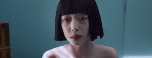 逼到她自杀，现在又说爱她？