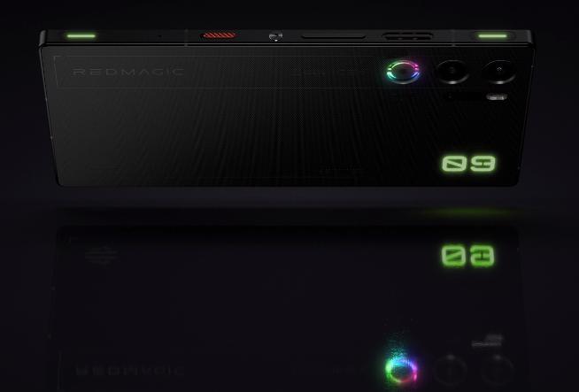 红魔9 Pro系列定档 亮相：把后置镜头做平！第三代骁龙8最强机？