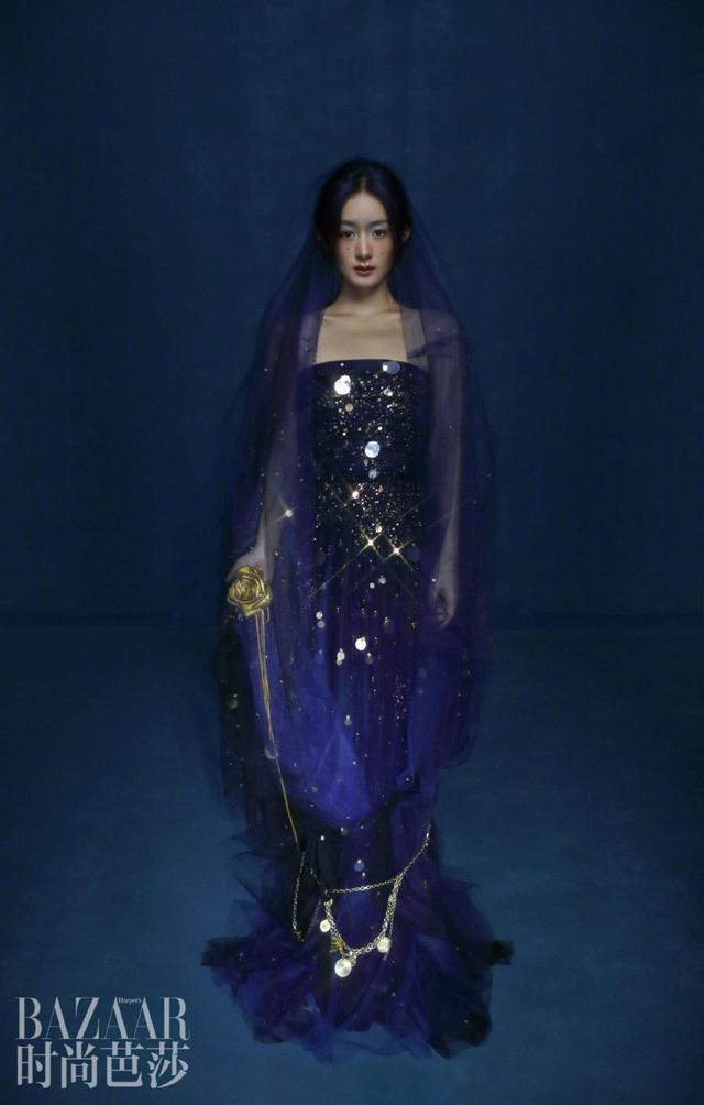 赵丽颖化身流光溢彩暗夜缪斯 雪祭司神女妆灵动独特