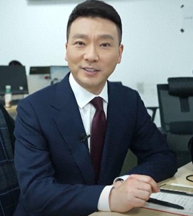 52岁央视康辉随队前往美国！精神饱满，身体状况良好