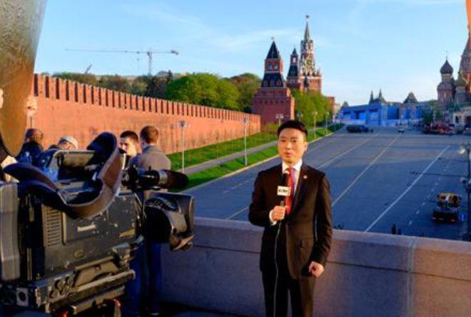 52岁央视康辉随队前往美国！精神饱满，身体状况良好