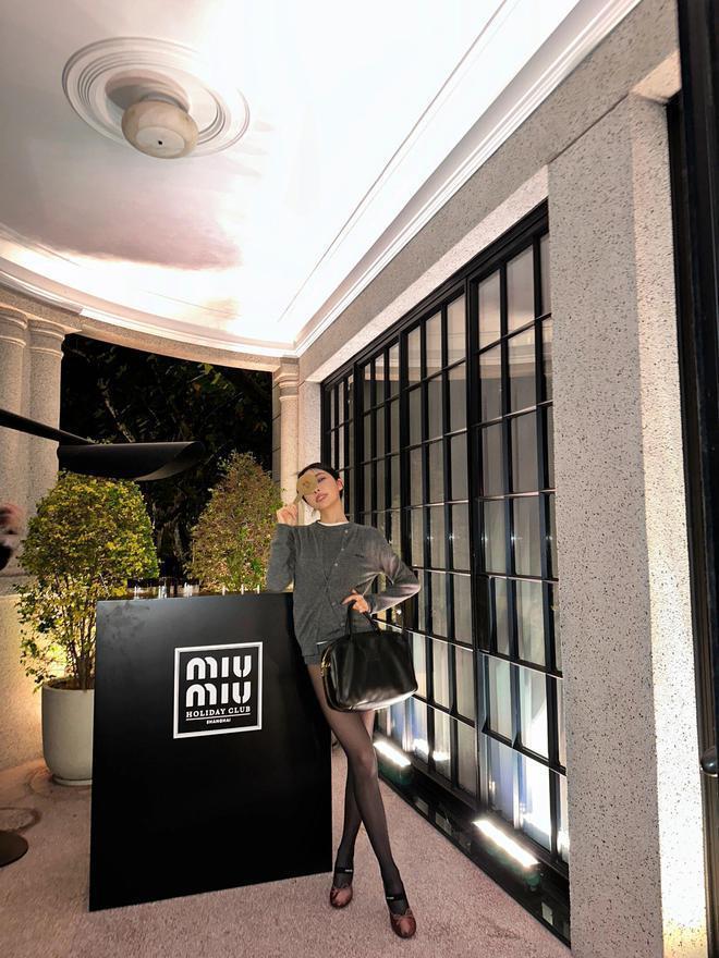 易梦玲大尺度穿衣惹争议！七千元内裤外穿，赵今麦同款品牌