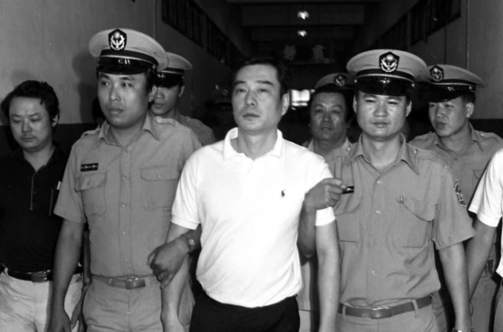 恩爱夫妻为钱反目，音乐教父与玉女掌门人五十年恩怨情史（下）