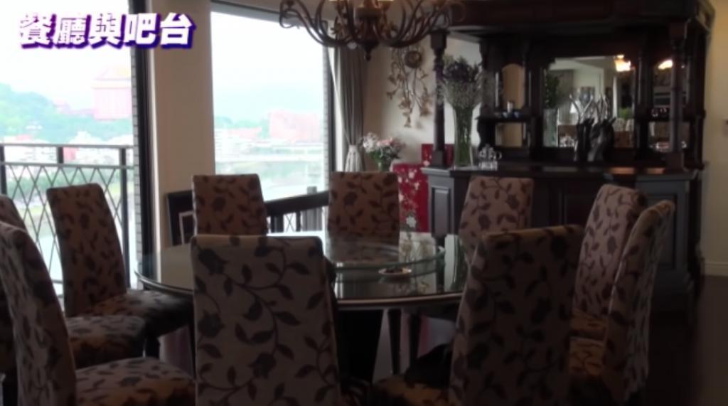 恩爱夫妻为钱反目，音乐教父与玉女掌门人五十年恩怨情史（下）