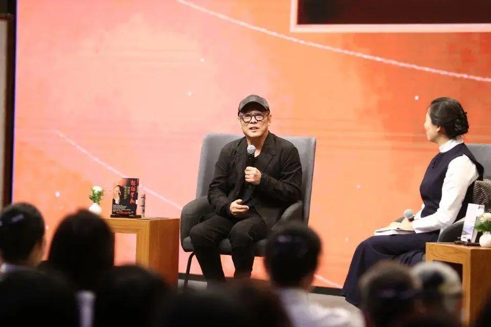 李连杰亲自辟谣死讯！双眼浑浊嘴唇发白，自曝每天吃药，曾险丧命