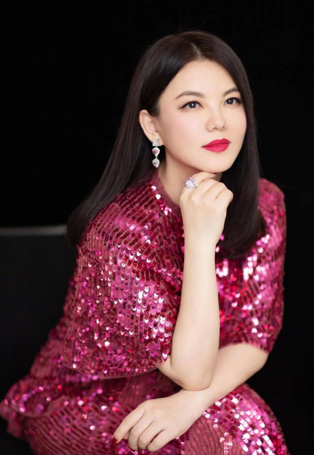 内娱大整顿！大批艺人停播被曝风声紧，聪明的已撤，李湘反应最快