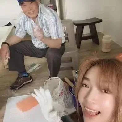 台北中女转型报告:资质平平的通告咖们是怎么拿到金钟的?