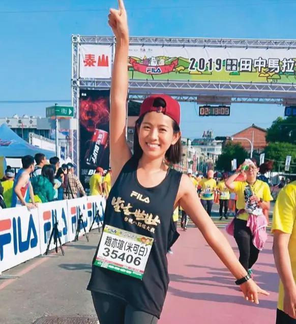 台北中女转型报告:资质平平的通告咖们是怎么拿到金钟的?