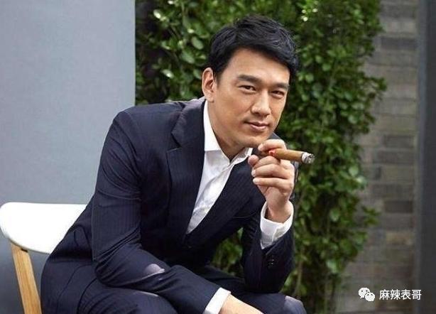 被骂1个月，掉粉40万，路人缘败完了吧？