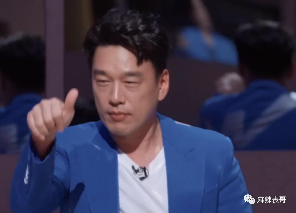 被骂1个月，掉粉40万，路人缘败完了吧？