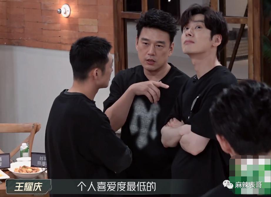 被骂1个月，掉粉40万，路人缘败完了吧？