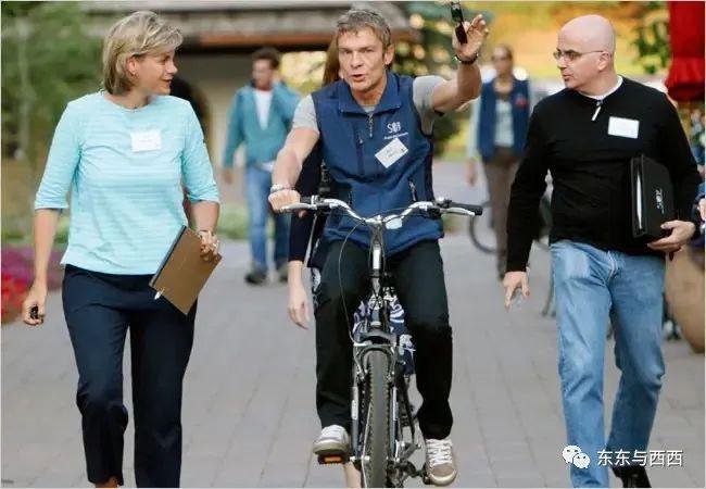 章子怡的富豪前男友瘦骨嶙峋像小老头，神秘暴富却超级抠门