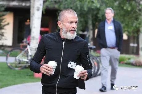 章子怡的富豪前男友瘦骨嶙峋像小老头，神秘暴富却超级抠门