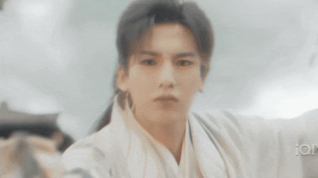 张凌赫别甩锅了