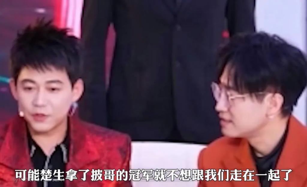 C位出道男顶流，玩起了人间蒸发？