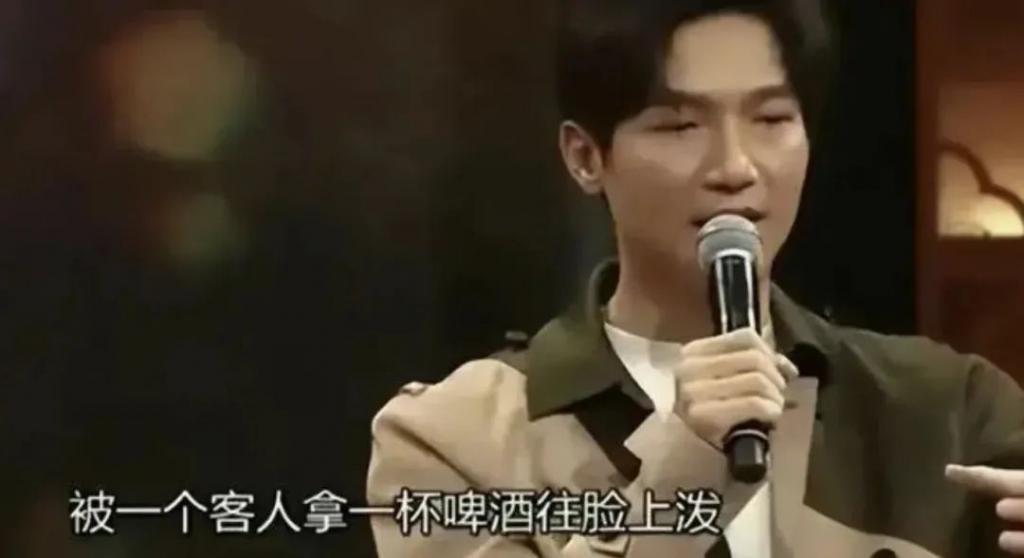 C位出道男顶流，玩起了人间蒸发？