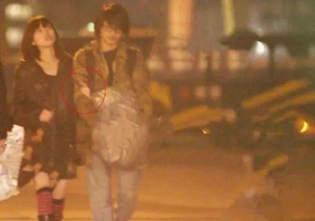 金莎的“母子恋”，不用你操心