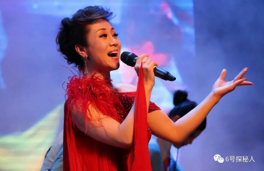 歌手李娜出家已26年，80岁老母亲含泪陪她住寺庙