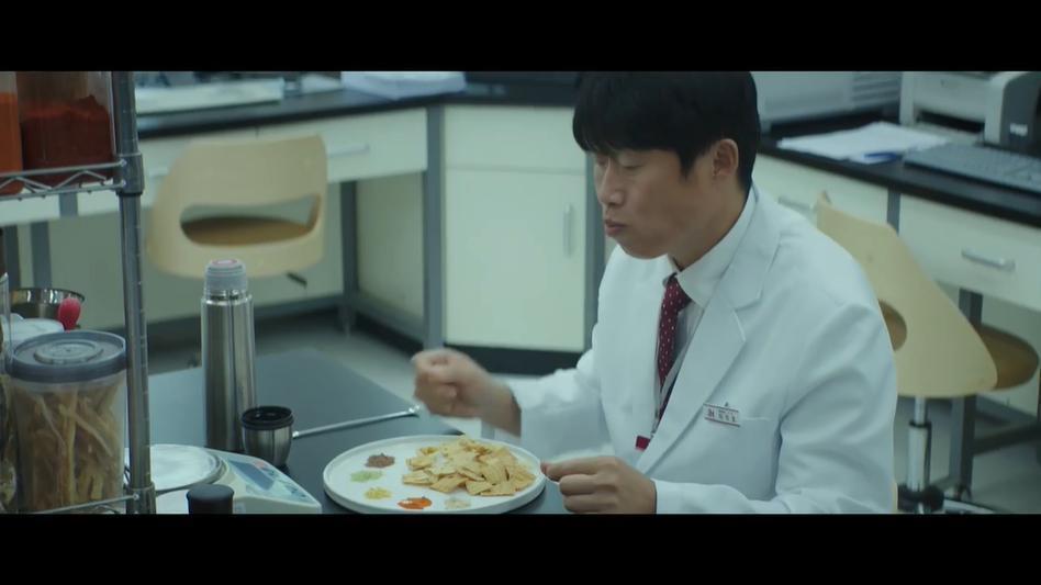 娱乐圈第一美女配第一丑男，疯了吧