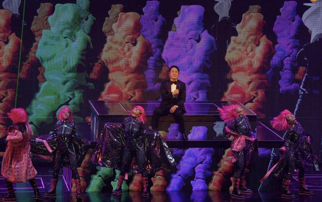 黎明红馆演唱会爆火 刘銮雄甘比到场李嘉欣送花篮