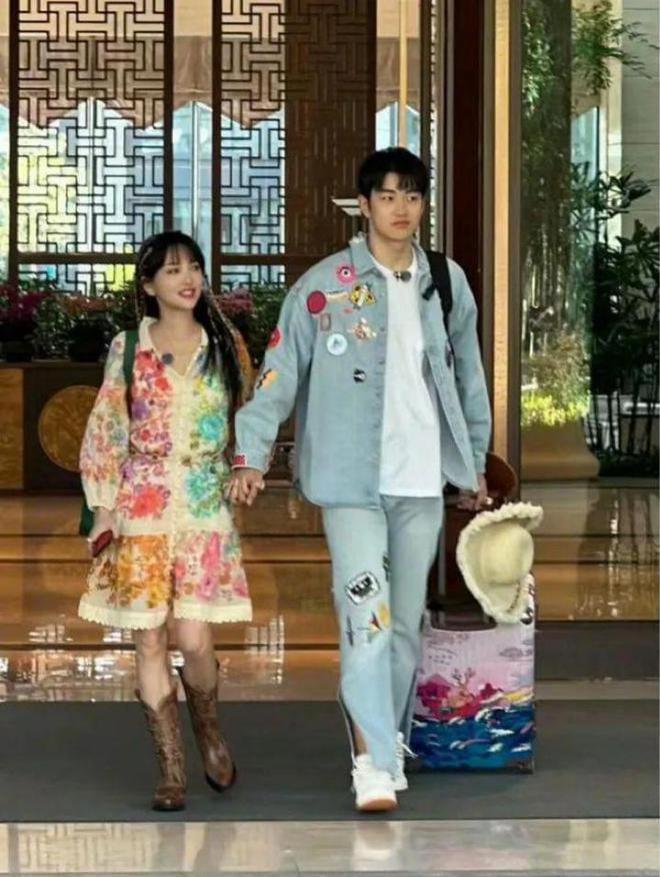 金莎与小19岁男友合拍短剧，剧情演技被吐槽辣眼