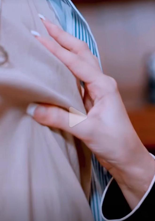 金莎与小19岁男友合拍短剧，剧情演技被吐槽辣眼